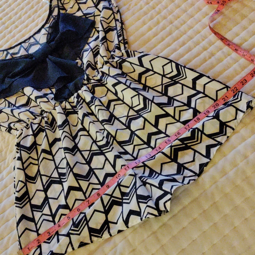 Charlotte Russe large romper - Picture 5 of 8